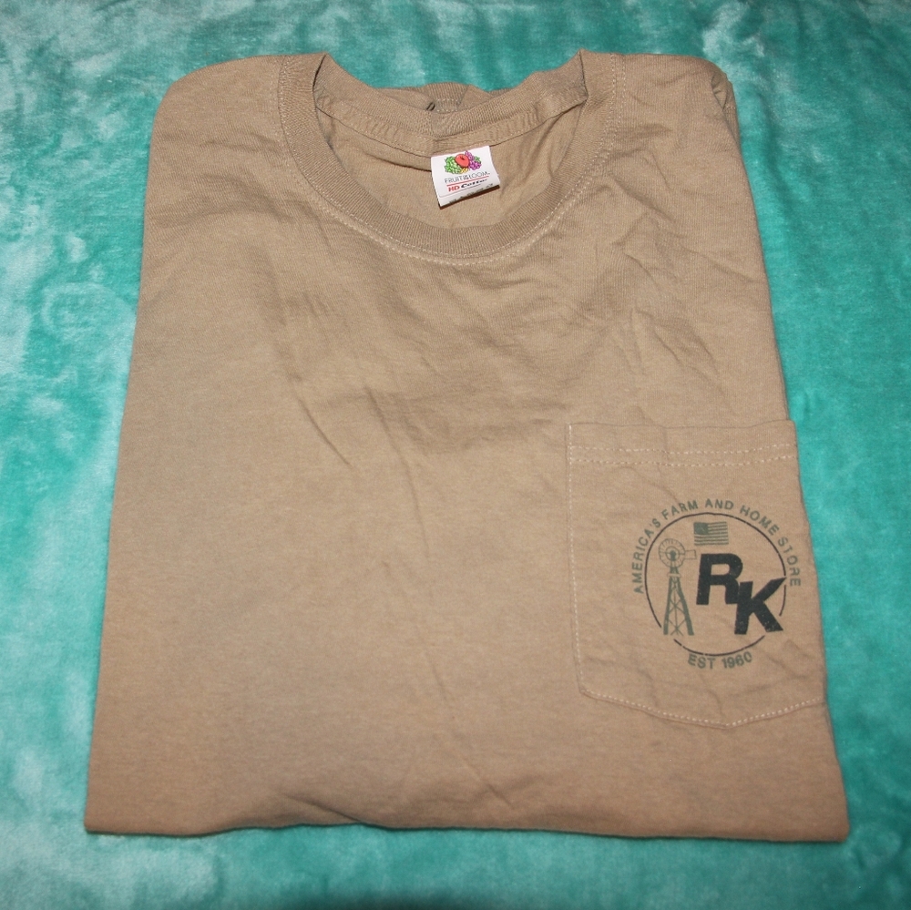 Fruit of the Loom Beige Graphic Pocket Tee